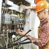 مهندس برق و سیستم‌های کنترل هوشمند